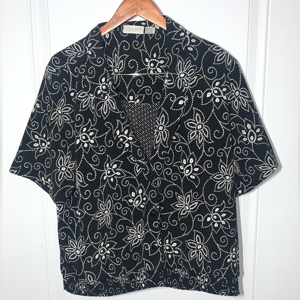 Alfred Dunner Women’s button up short sleeve blouse size 18 Black floral